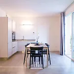 Wave - Private Garden & Pool Retreat Appartamento