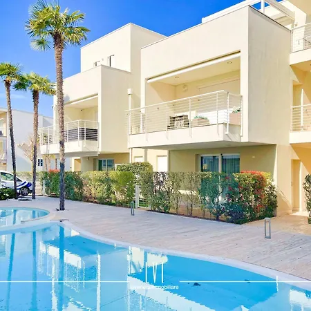 Wave - Private Garden & Pool Retreat *