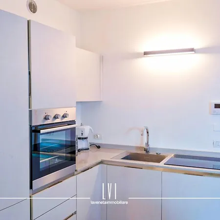 Apartment Wave - Private Garden & Pool Retreat Lido di Jesolo